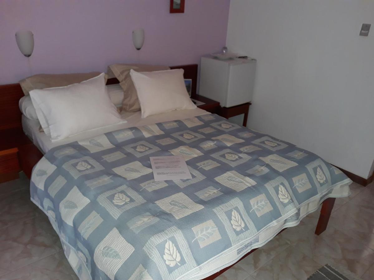 Yria Residencial Bed & Breakfast Porto Novo Екстериор снимка