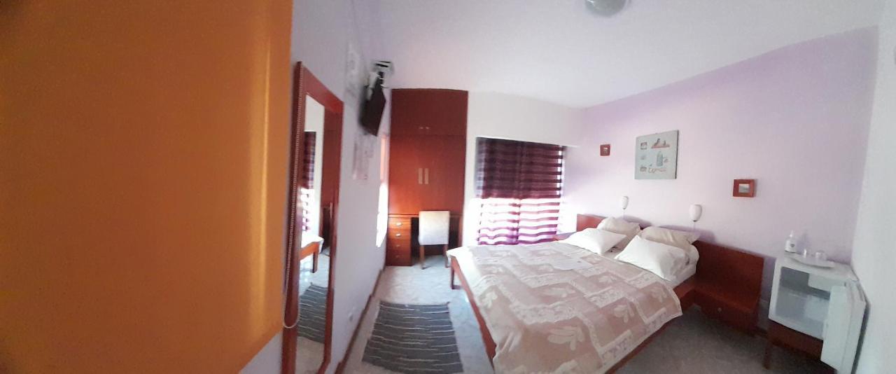 Yria Residencial Bed & Breakfast Porto Novo Екстериор снимка